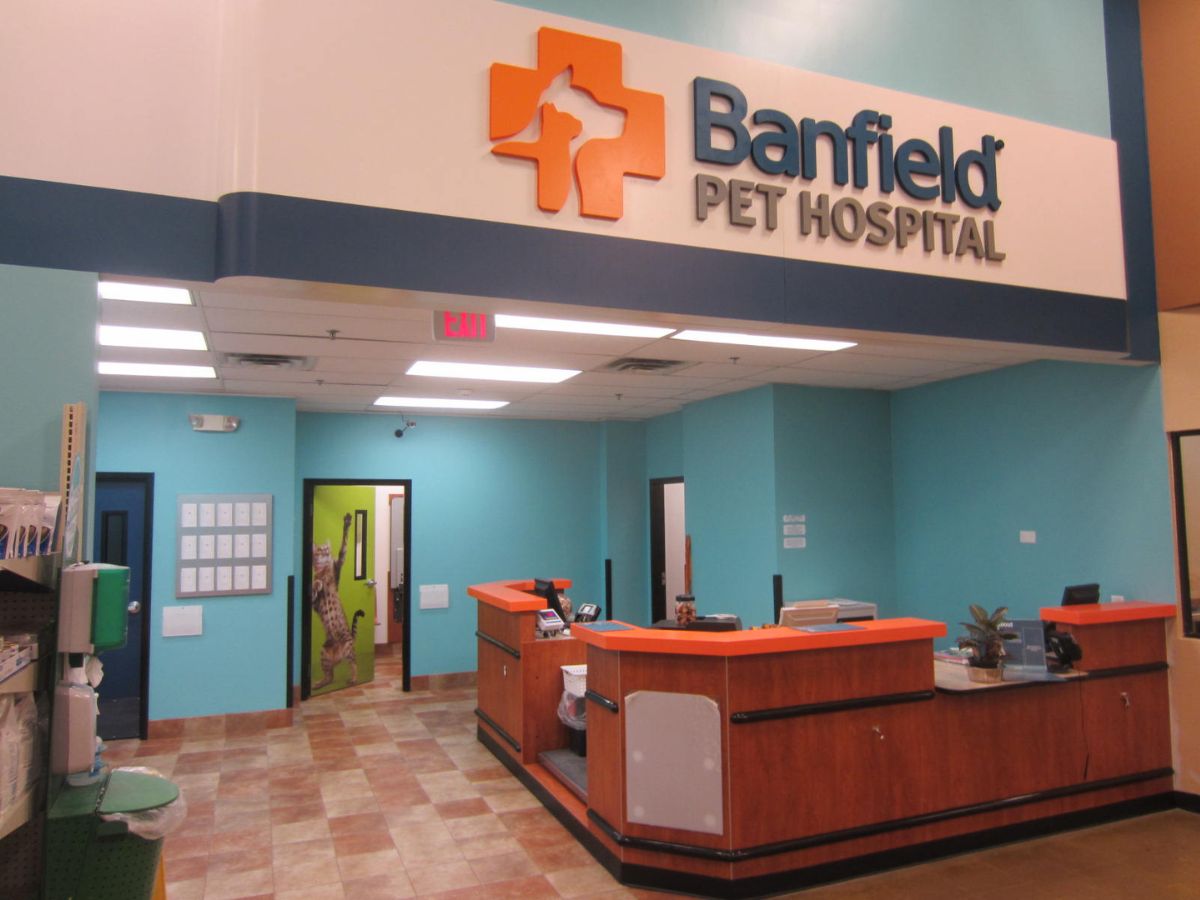 The Banfield Pet Hospital: Southlake front desk