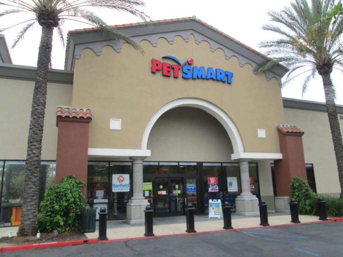 The Banfield Rancho Santa Margarita PetSmart entrance