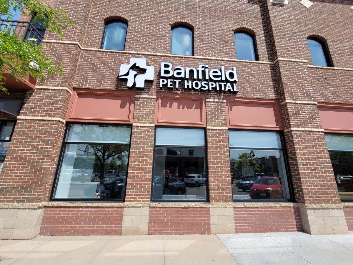 The exterior front entrance of the Maple Grove Banfield hospital