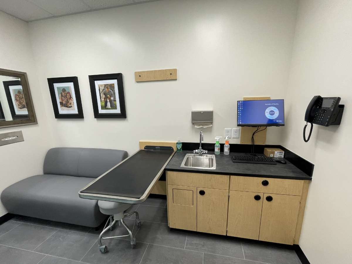 A view at the Charlotte University Banfield hospital exam room