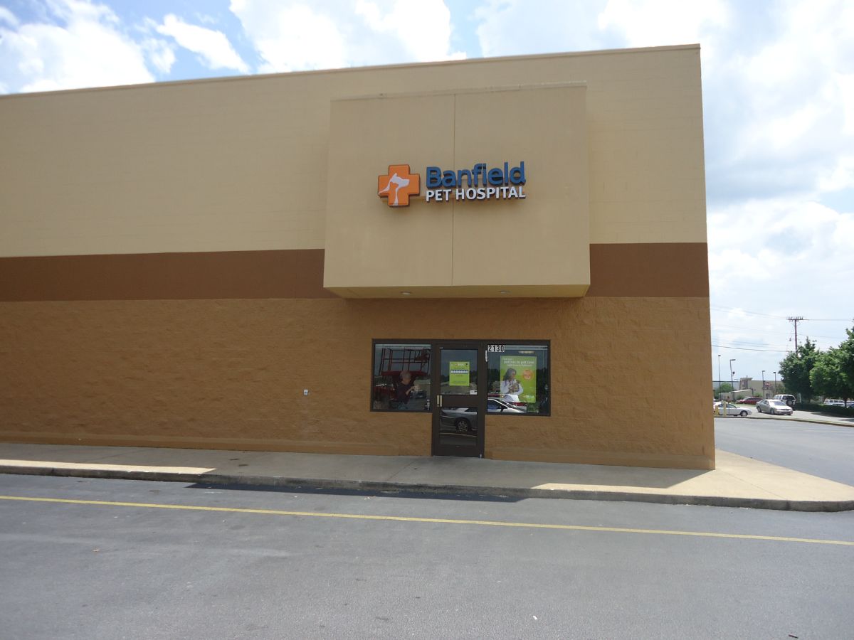 The Chattanooga Banfield hospital front entrance