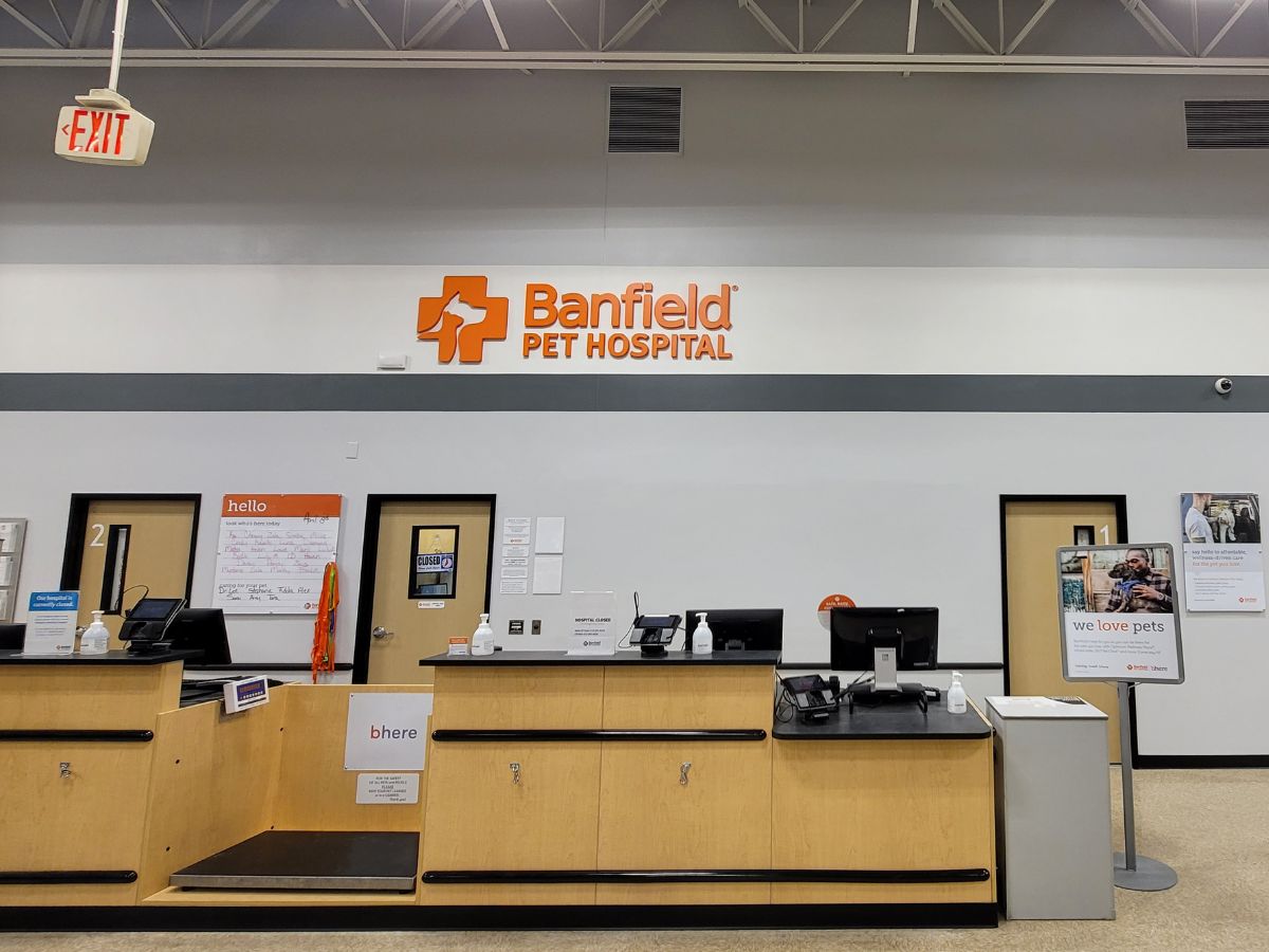 The Banfield Pet Hospital - Austin-Mueller front desk