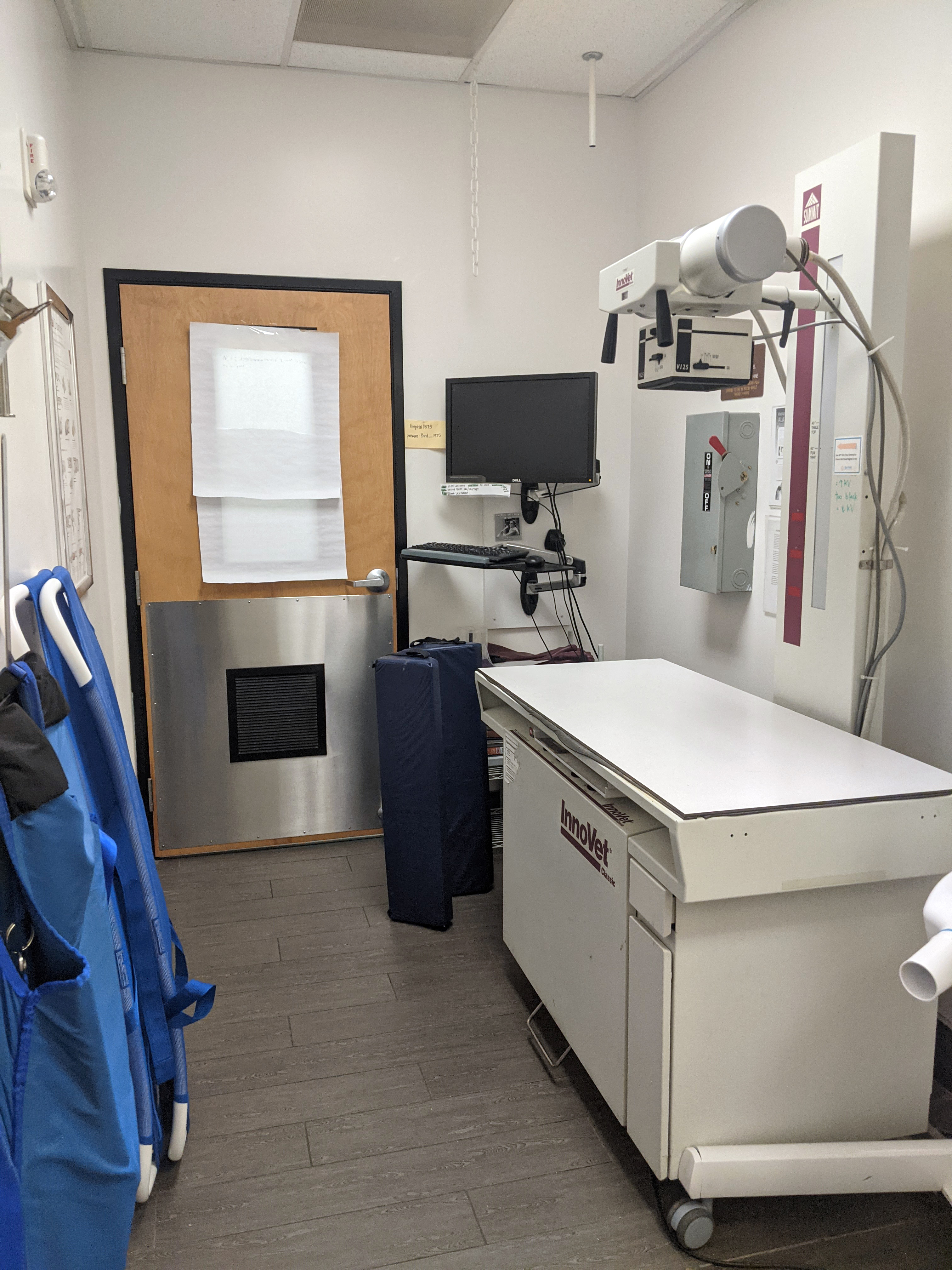 The Countryside Banfield exam room and equipment area