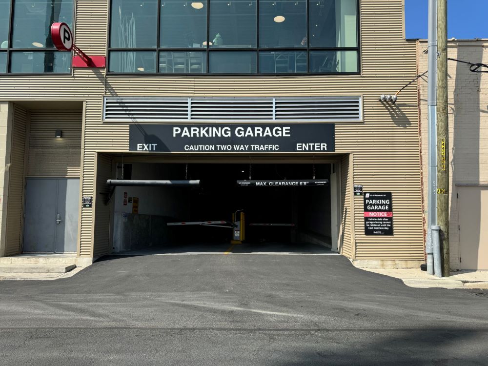 The parking garage outside of the Banfield - Chicago South Loop hospital