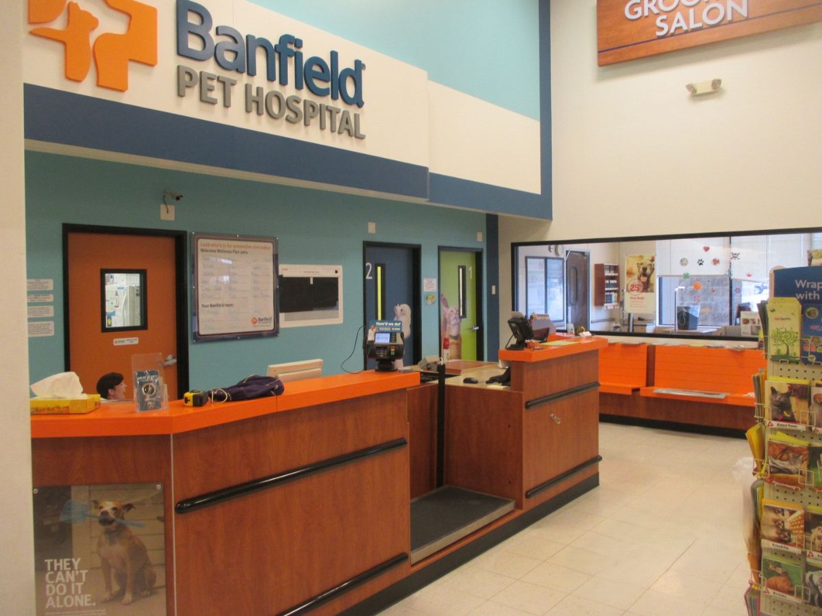 The front desk and check-in at the Washington Banfield hospital