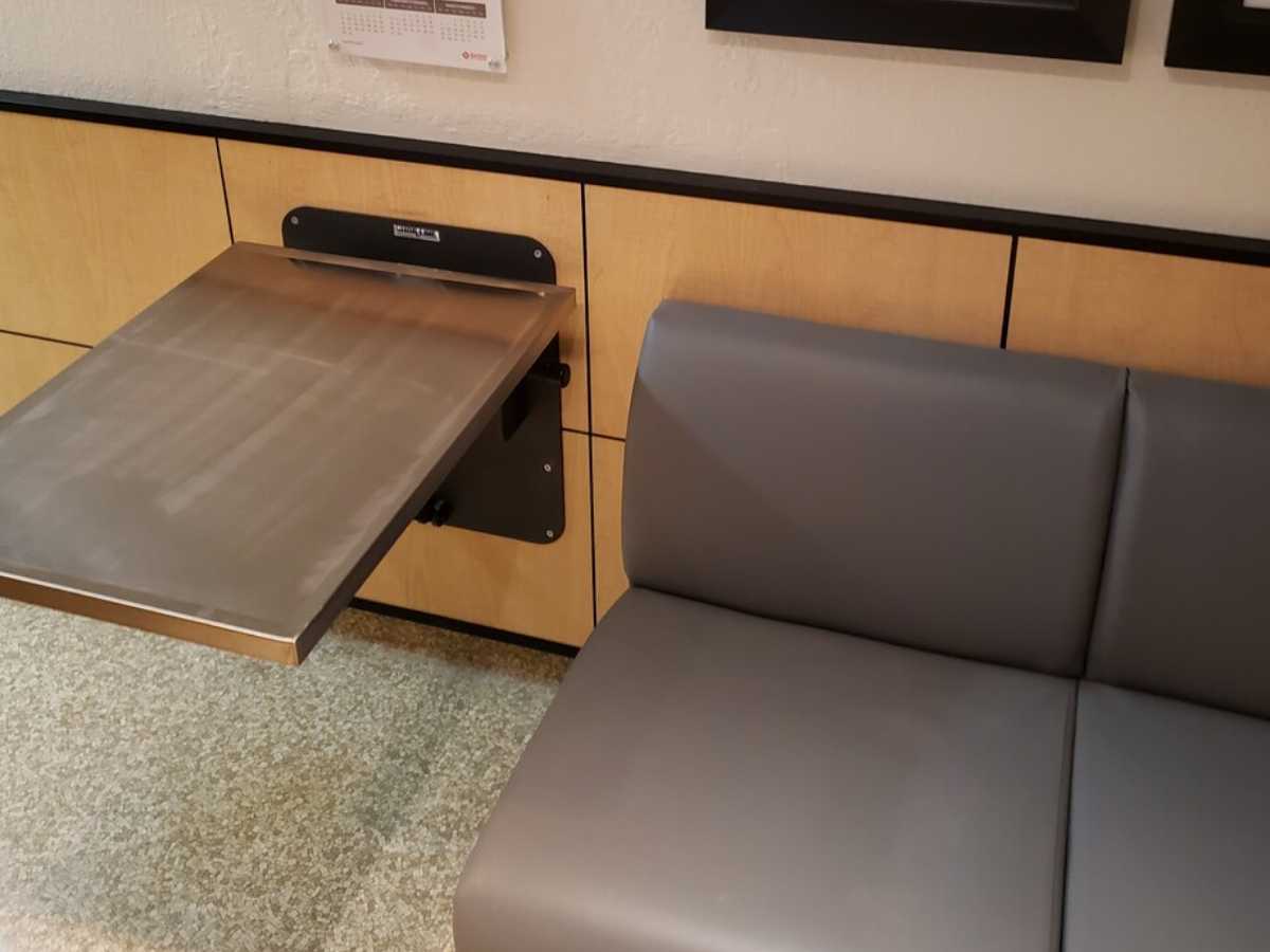 The bench inside the Banfield - Valley exam room