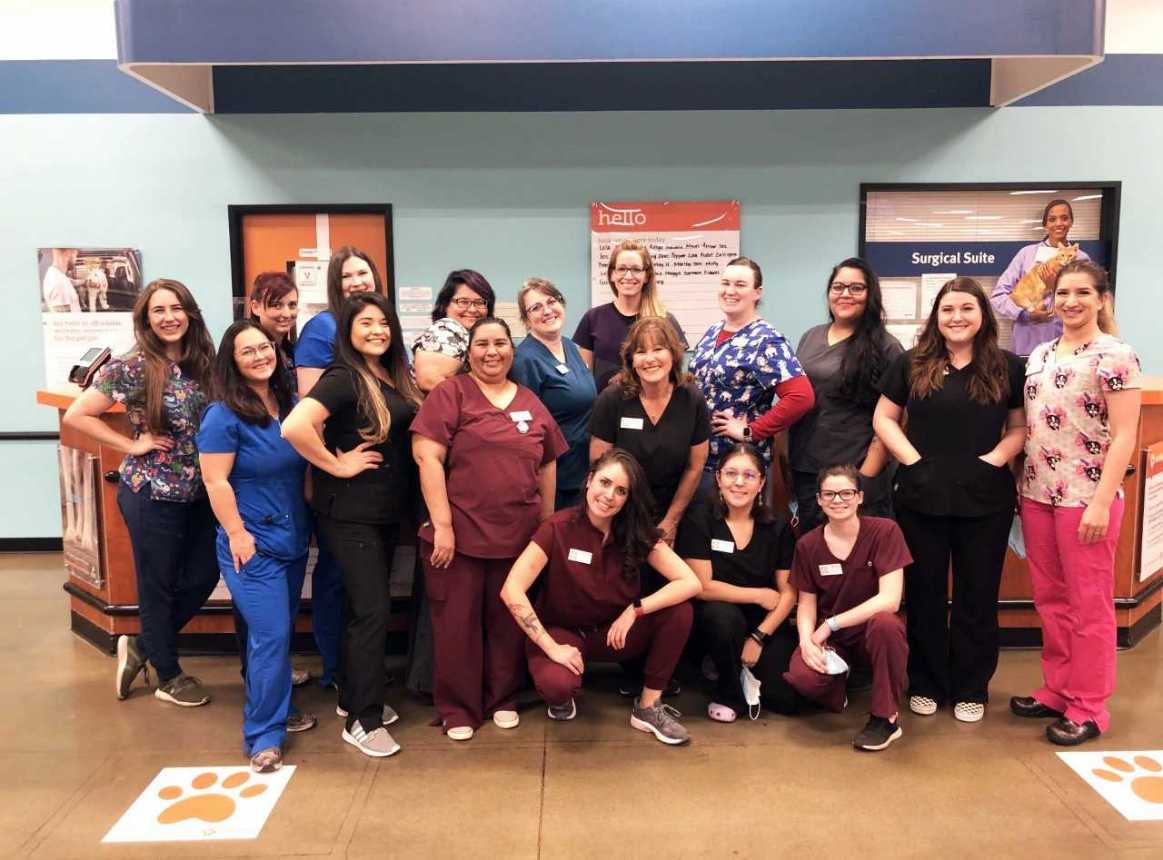 A group of Banfield Associates at the Banfield Pet Hospital