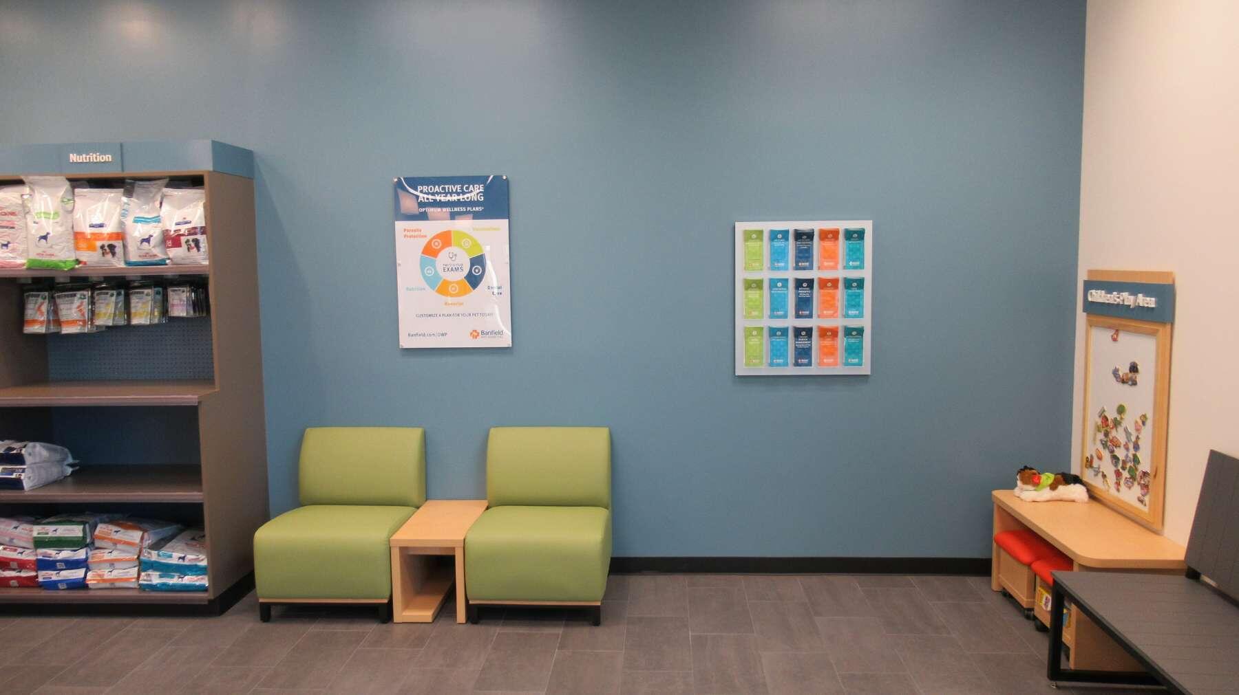Banfield Pet Hospital: Escondido lobby
