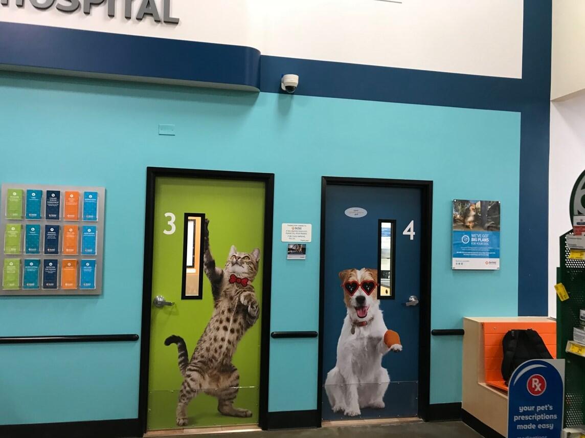Lobby of Banfield Pet Hospital: Murrieta