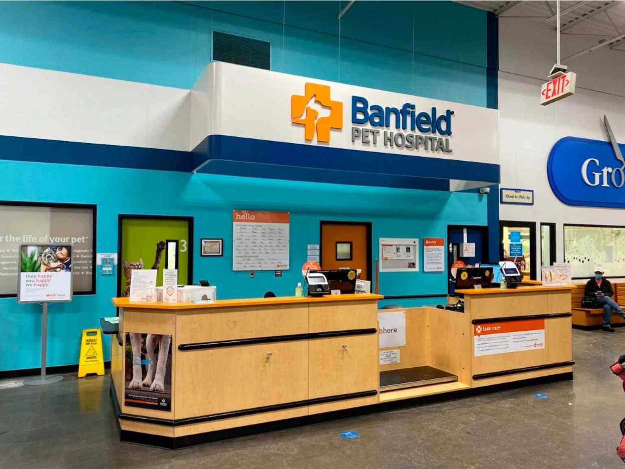 The front desk at the Banfield Pet Hospital