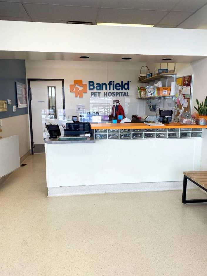 The front desk at the Banfield Pet Hospital